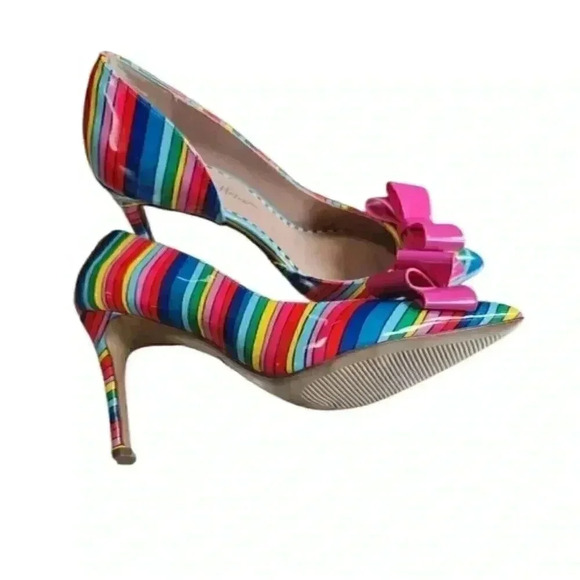 NWOT Betsey Johnson Relay Rainbow Striped Pink Bow Stiletto Pumps Heels Size  8 - Picture 5 of 8